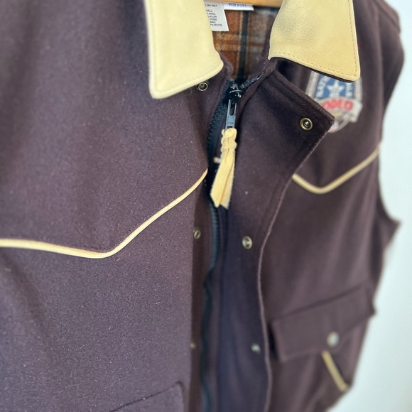Southpoint Wrangle NFR Rodeo Vest - Picture 3 of 6